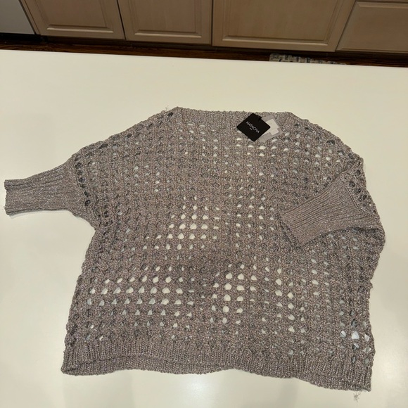 Beautiful metallic sweater - Picture 4 of 9